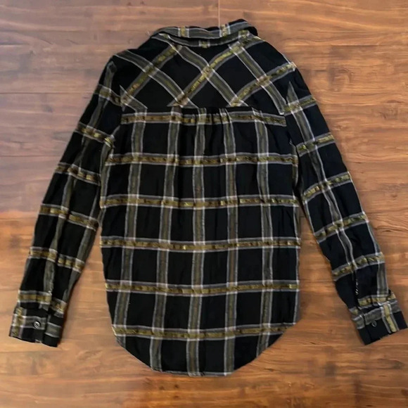 ⭐3/$15 Plaid blouse/shirt - Picture 8 of 8